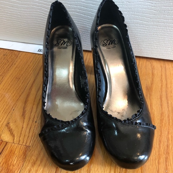SM New York black patent heels with ruffle, US women’s 9 - Picture 1 of 7